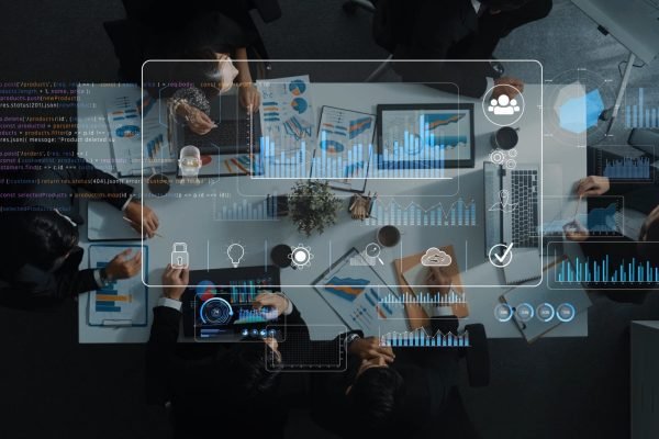 empresa de consultoría tecnológica analizando datos